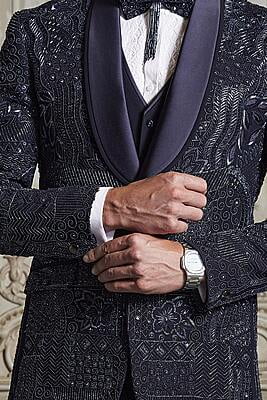 Chic Knightfall Party Suits Chic Knightfall Party Suits