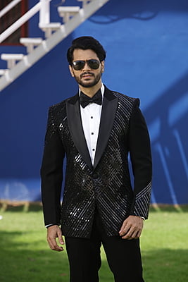Elegant Black Full Set Suits